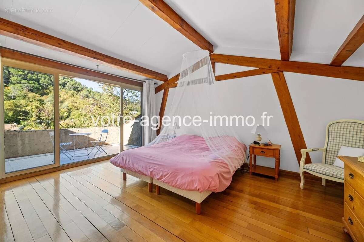 Maison à TOURRETTE-LEVENS