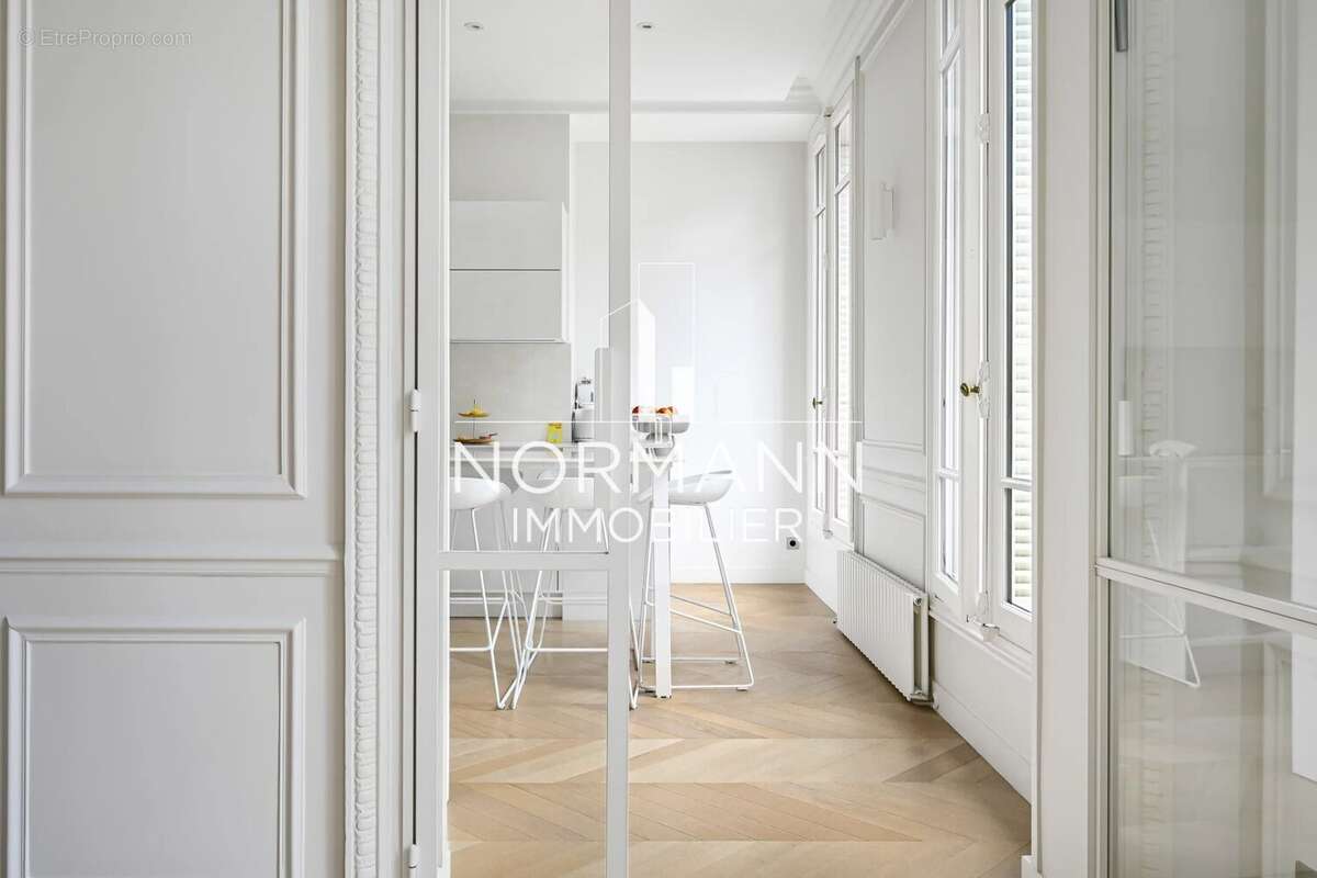 Appartement à PARIS-8E