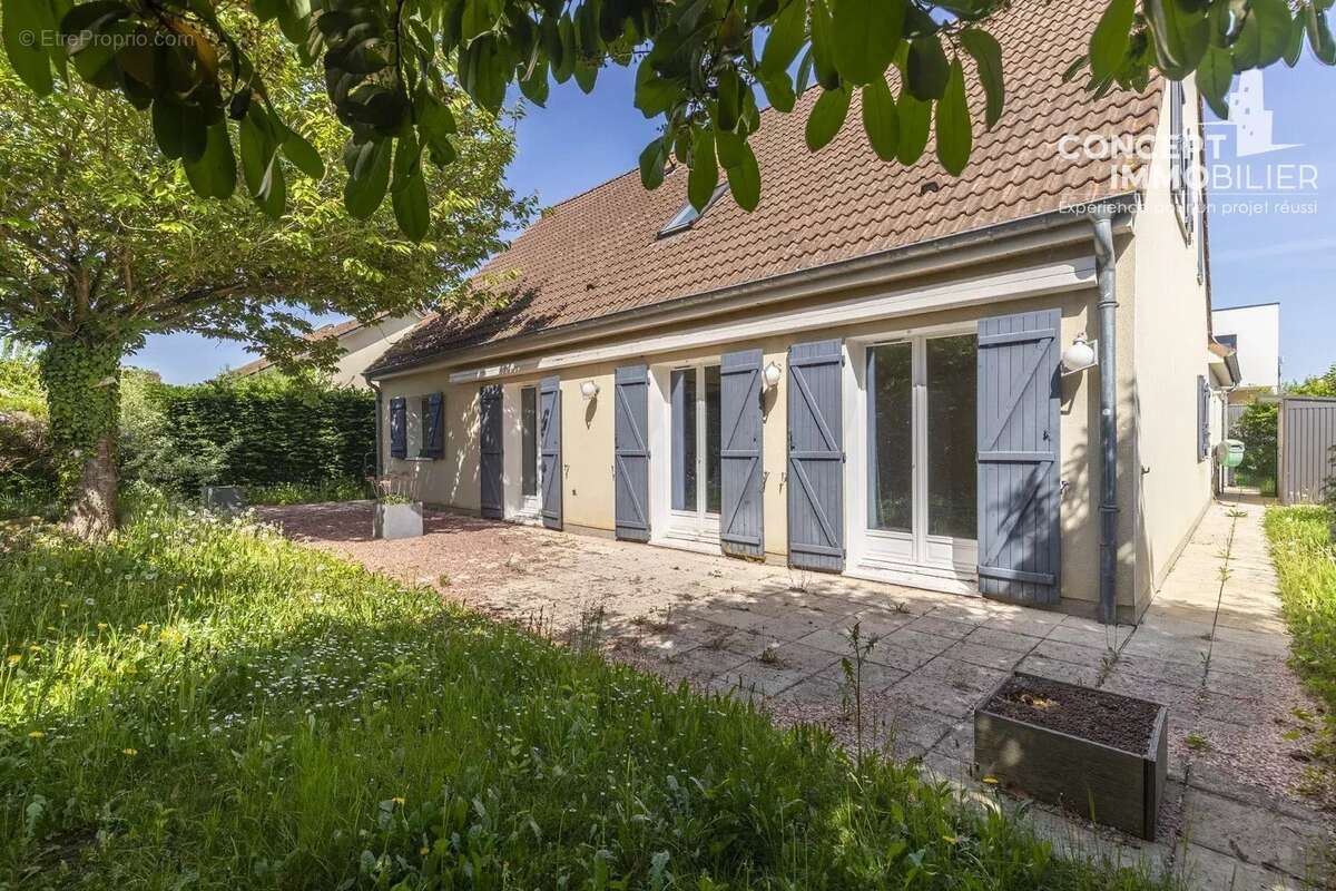 Maison à AUGNY