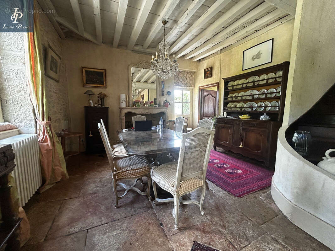Maison à VILLY-LE-MOUTIER