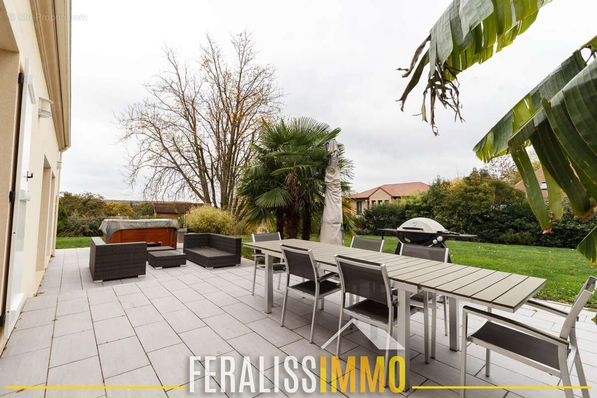 Maison à VAUX-SUR-SEINE