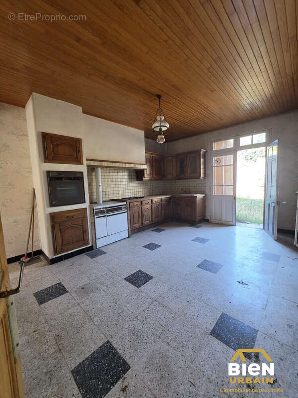 Maison 6 pièces 250 m² à vendre à Milhaud (30540) - photo 5