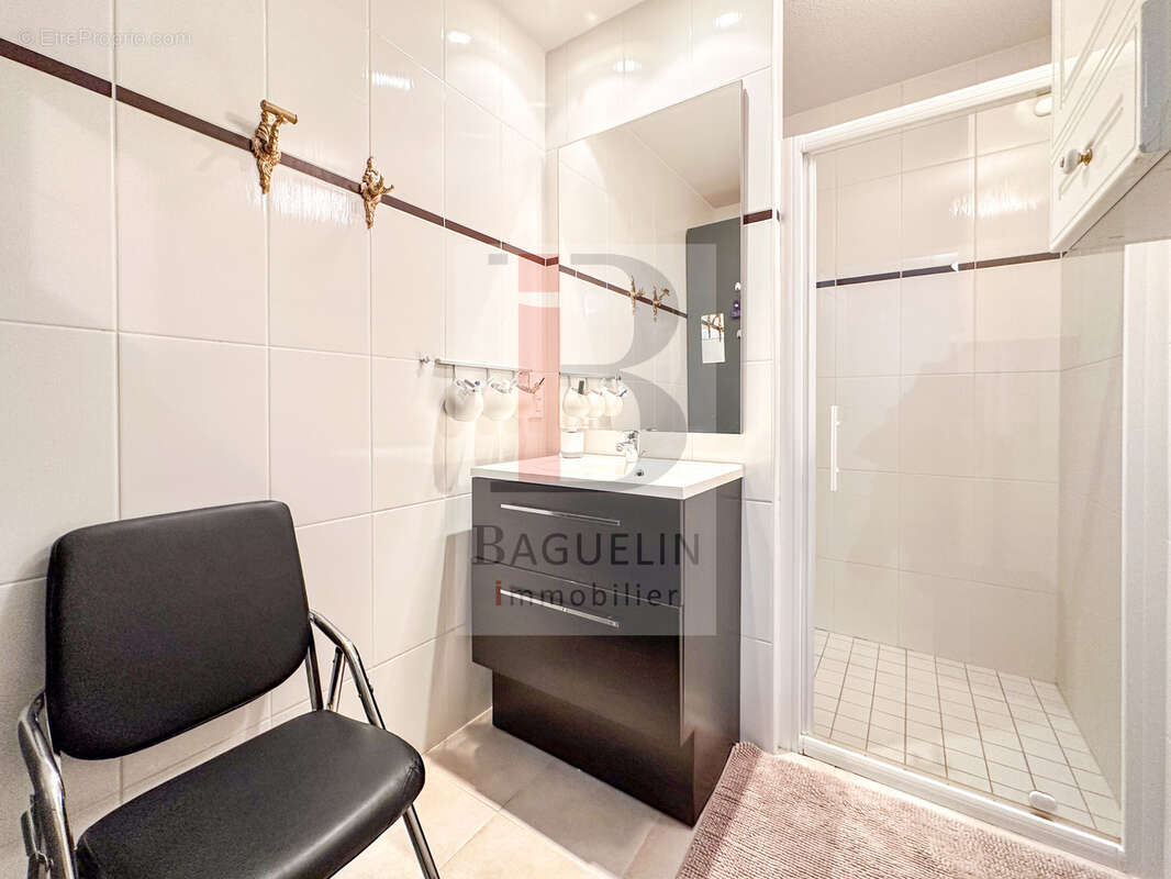 Maison à SAINT-LAURENT-DE-LA-PREE