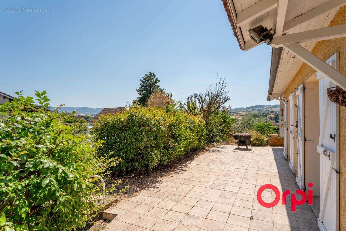 Maison familiale de 131 m² avec piscine, bureau et sous-sol complet - photo 18