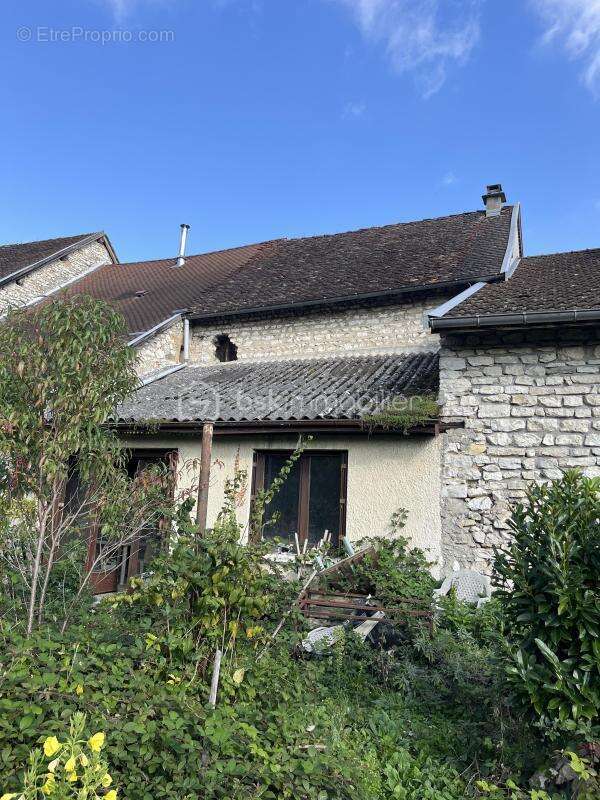 Maison à MORESTEL