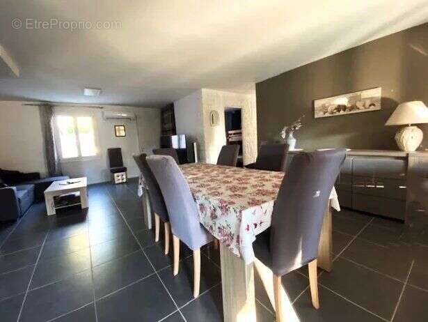 Photo 3 - Maison à REGUSSE