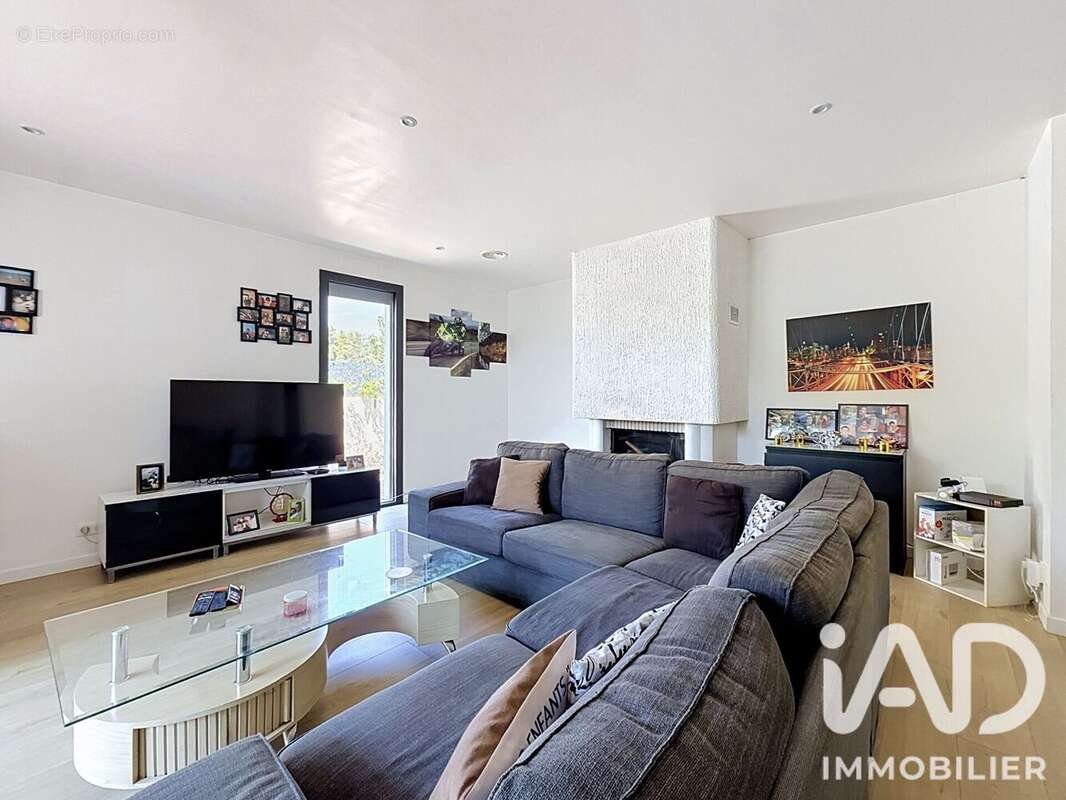 Maison 127 m² à Saint-Genies-De-Fontedit  - photo 7