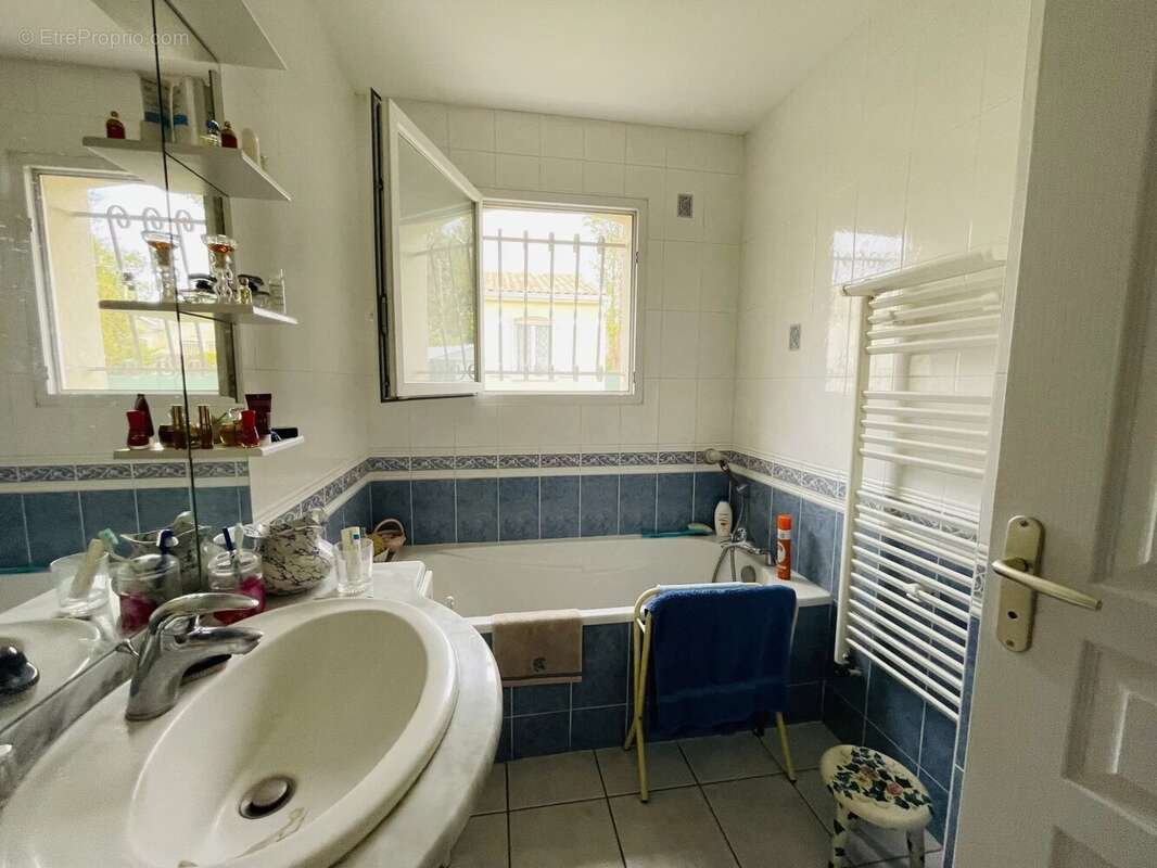 Maison à BARBEZIEUX-SAINT-HILAIRE