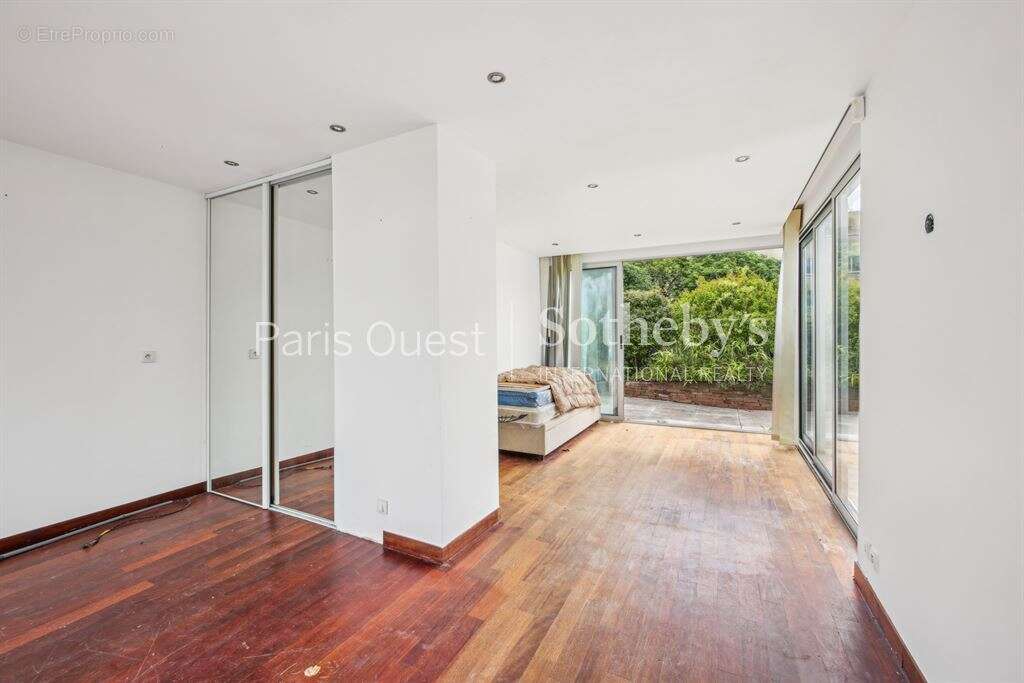 Appartement à NEUILLY-SUR-SEINE