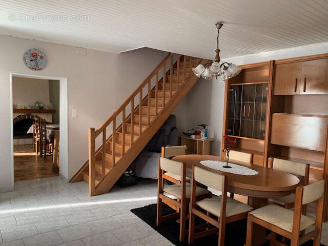 Maison à SAINT-THOMAS-DE-CONAC