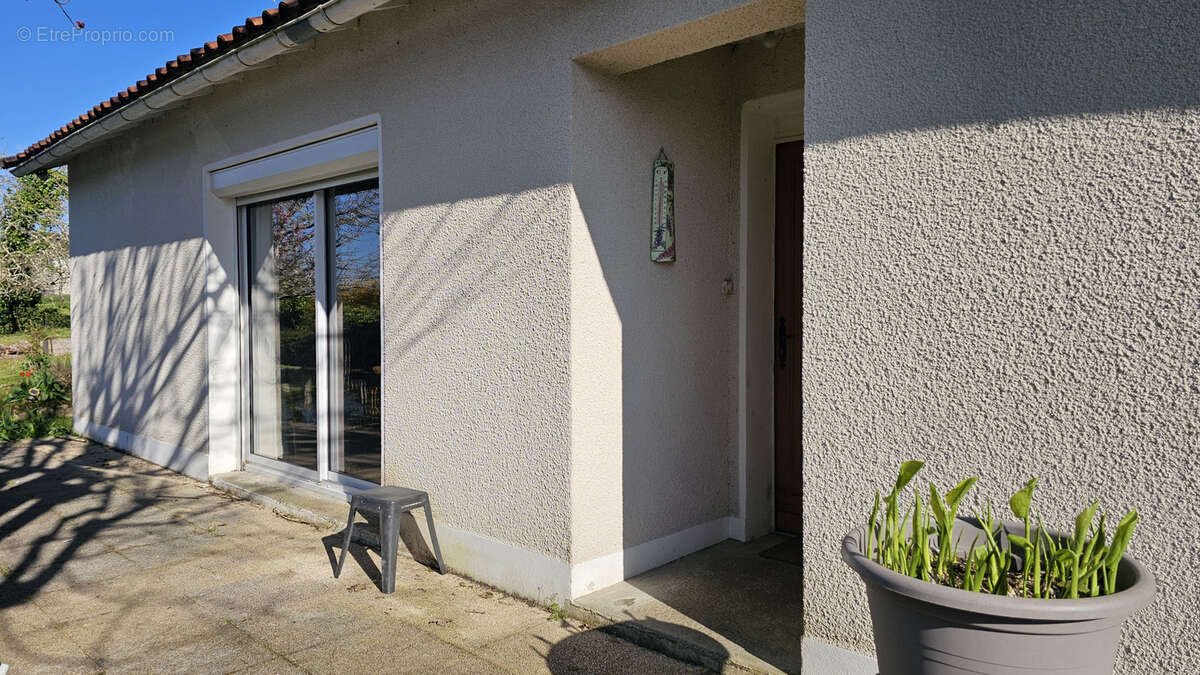 Maison à MENSIGNAC