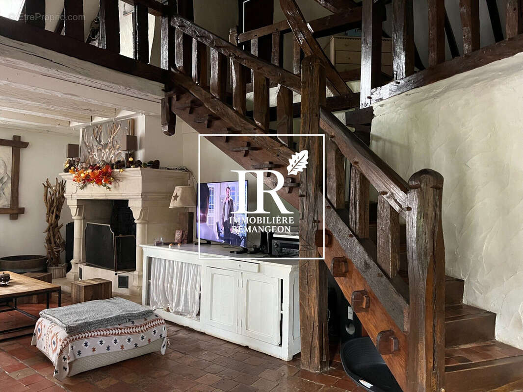 Maison 335 m² à Chaumont-Sur-Tharonne  - photo 5