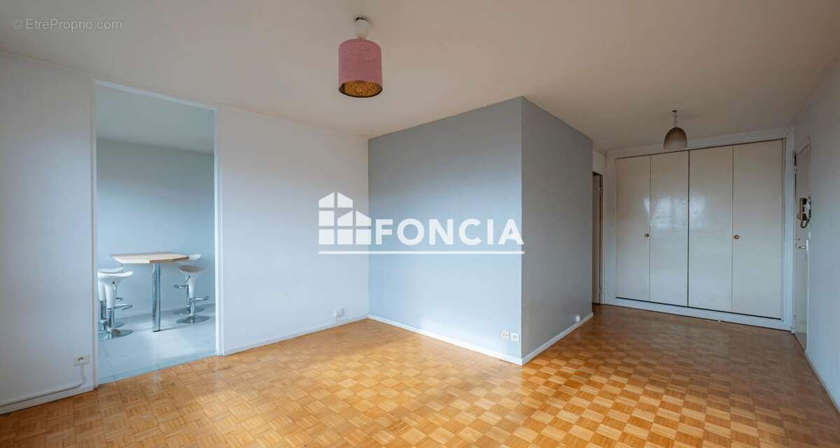 Appartement à PIERRE-BENITE