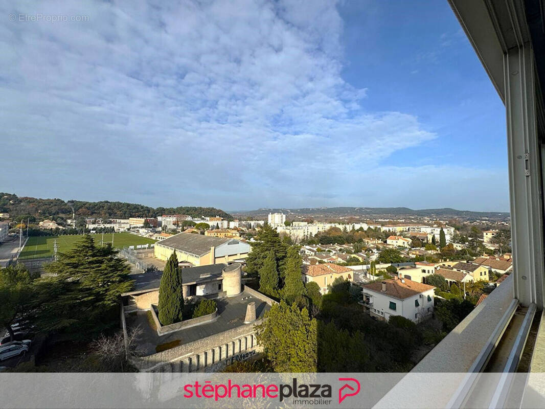 Appartement à BAGNOLS-SUR-CEZE