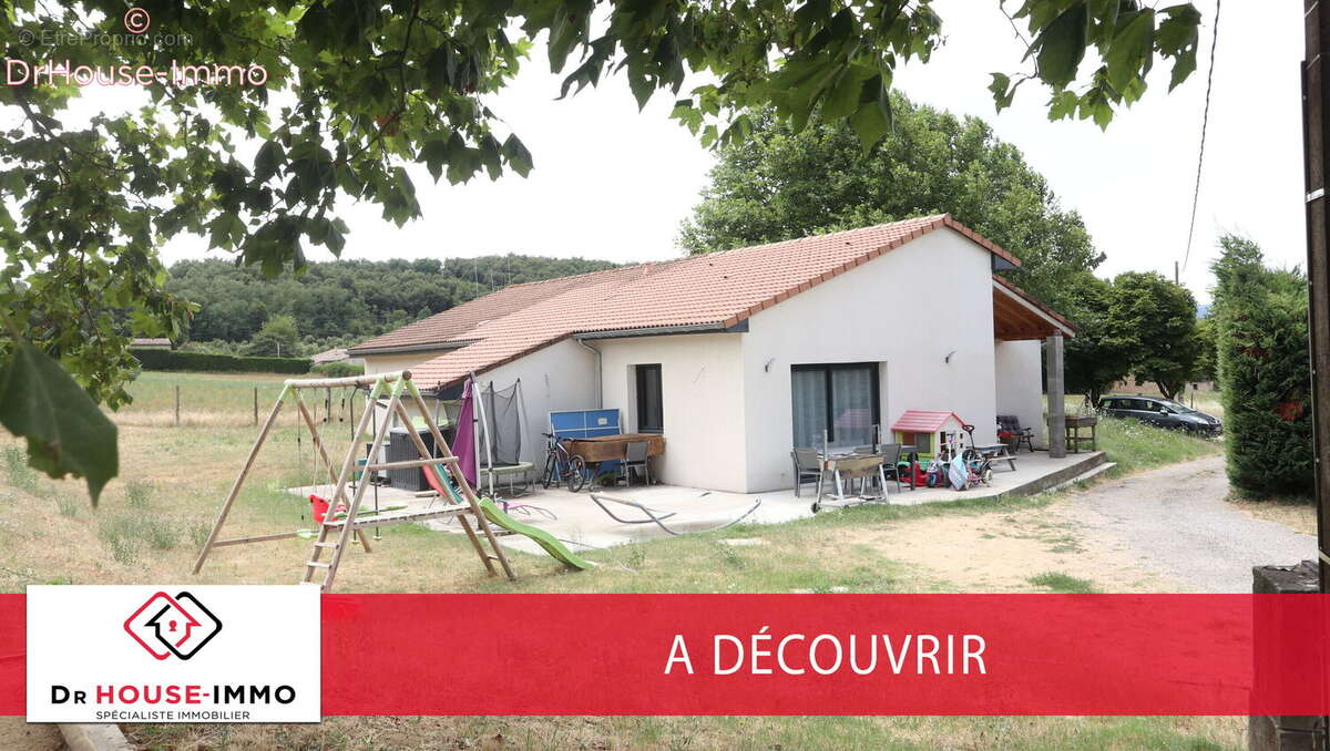 Maison à MONTELEGER