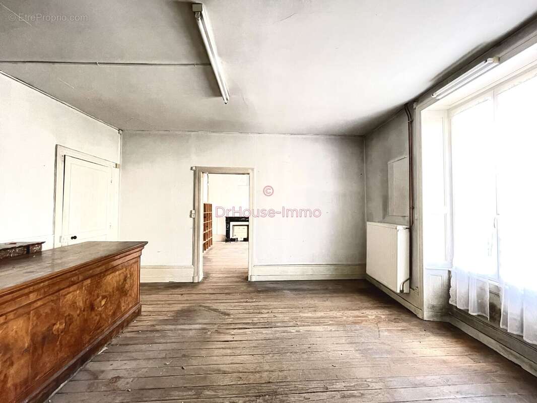 Commerce 215 m² à Monthureux-Sur-Saone  - photo 4