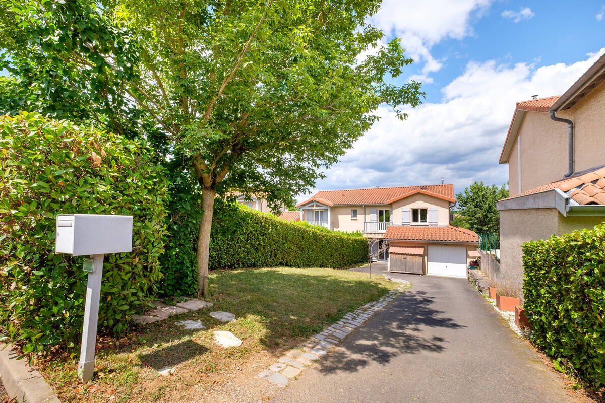 Maison à FLEURIEUX-SUR-L&#039;ARBRESLE