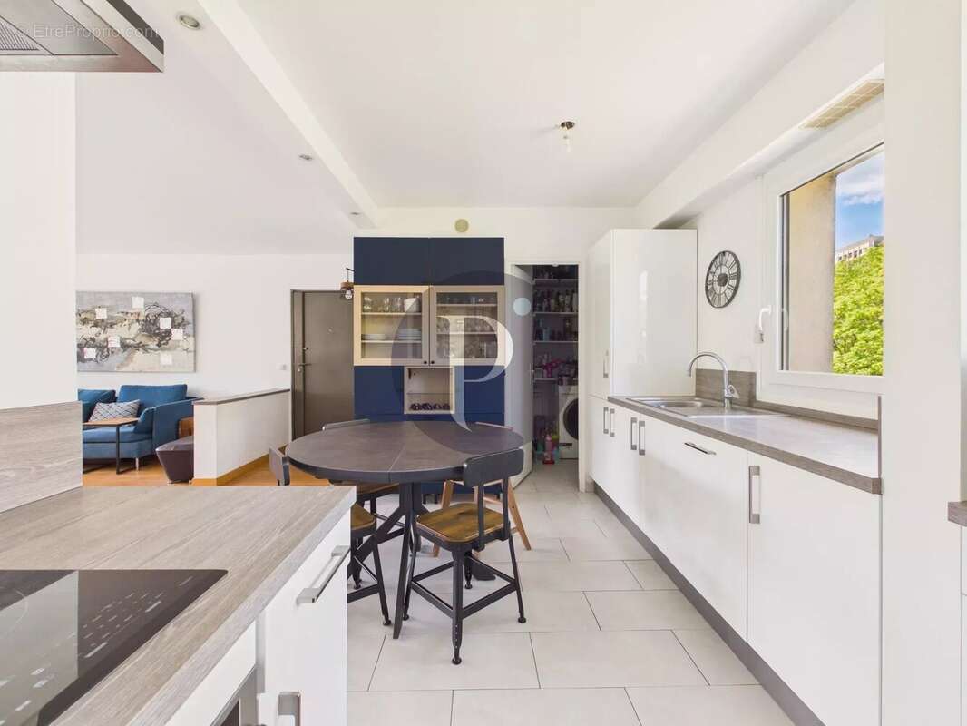 Appartement à VERRIERES-LE-BUISSON