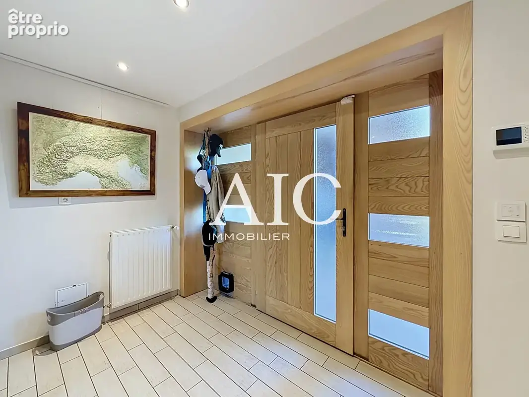 Chalet de caractère avec piscine et vue panoramique sur le Mont-Blanc - photo 11