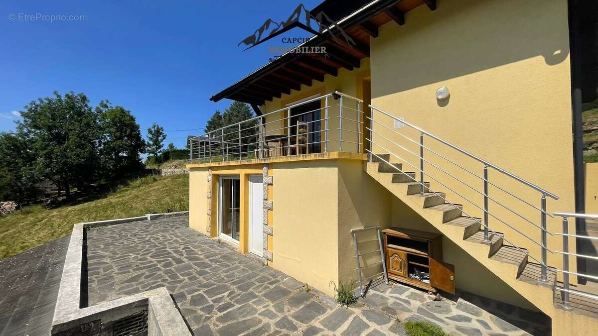 Maison 4 faces avec jardin - QUERIGUT - photo 9
