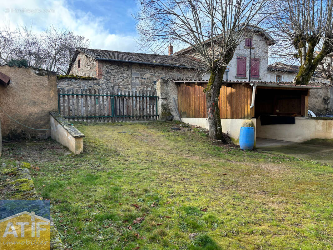 Maison à SAINT-ROMAIN-D'URFE