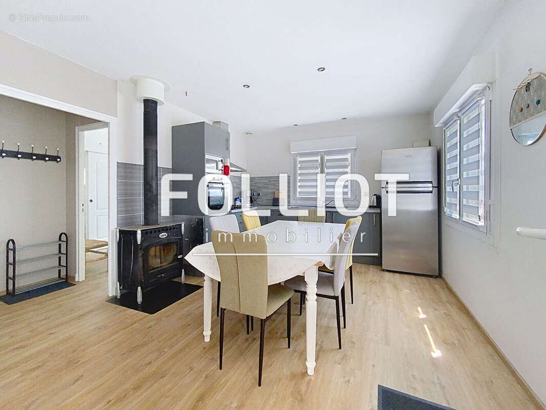 Maison à SAINTE-MARIE-DU-MONT