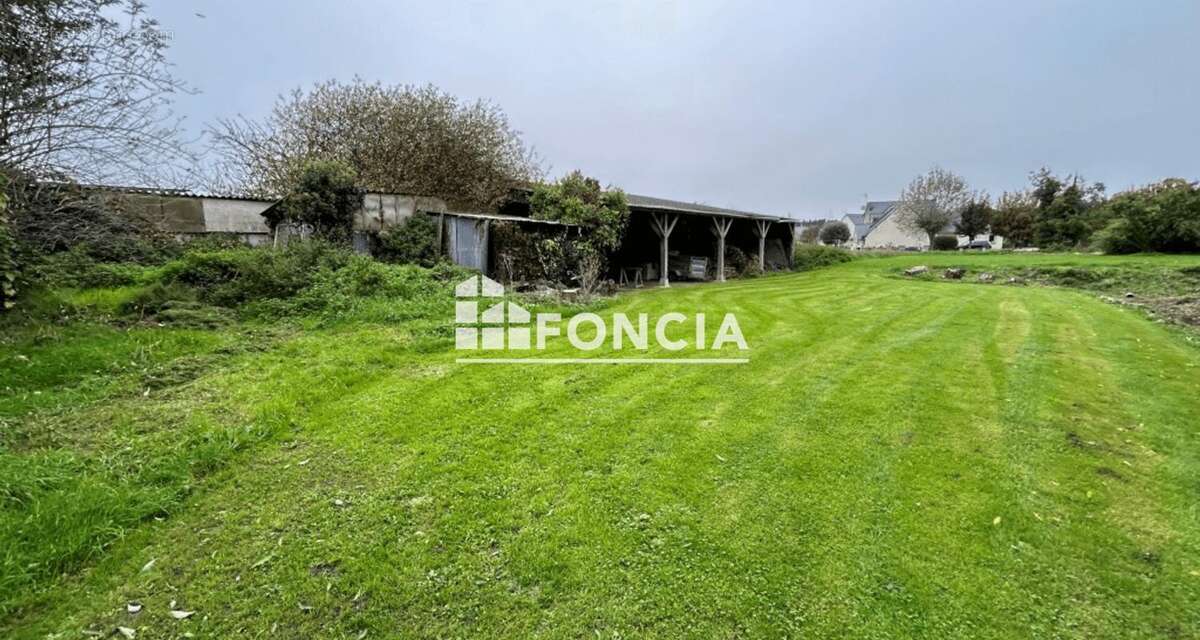 Maison à SAINT-BROLADRE