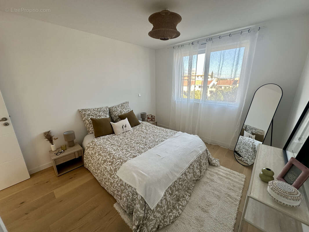 Appartement à SAINT-LAURENT-DU-VAR