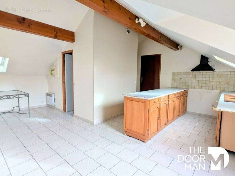 Appartement à LES ESSARTS-LE-ROI