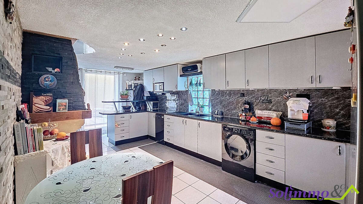 Maison à LES ABRETS