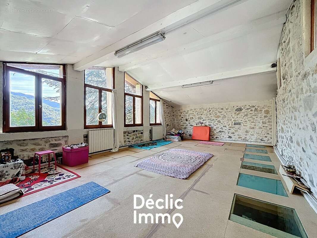 Propriete de caractere avec espaces multiples - tournefort - 1 hectare - photo 6