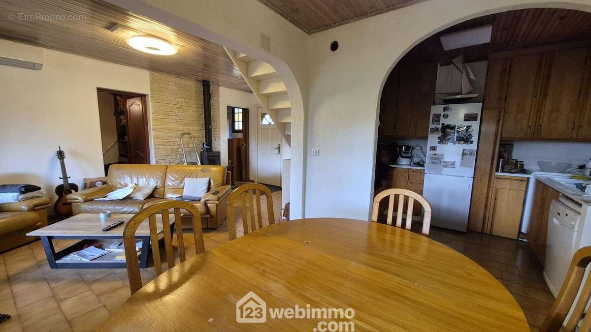 Maison à FLASSANS-SUR-ISSOLE