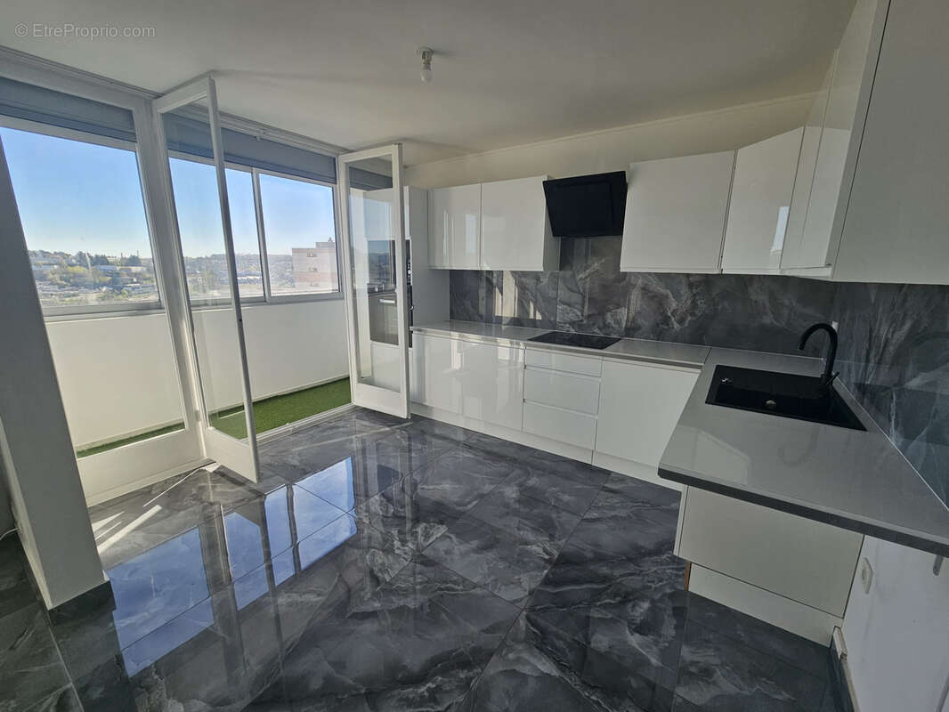 Appartement à SAINT-ETIENNE