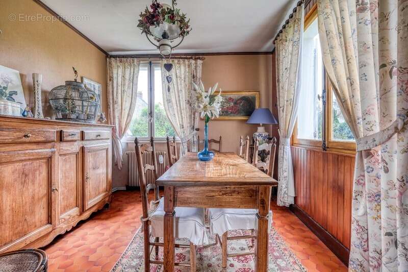 Maison à GERMIGNY-L'EVEQUE