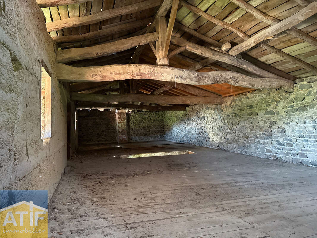 Maison à SAINT-MARTIN-LA-SAUVETE