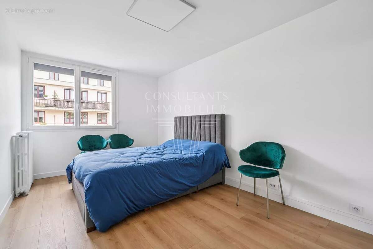 Appartement à COURBEVOIE