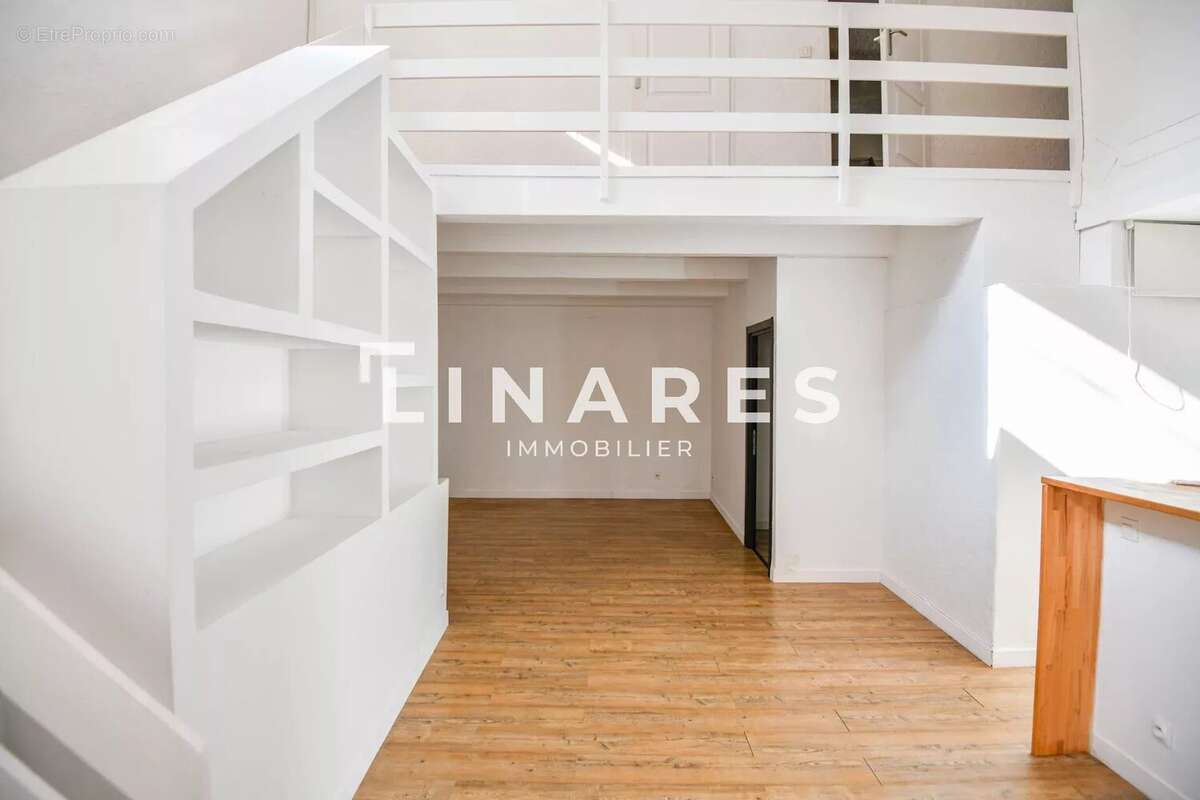 Appartement à MARSEILLE-4E