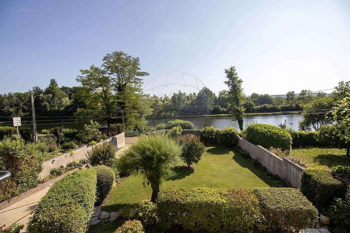 Maison à SAINT-BRIS-LE-VINEUX
