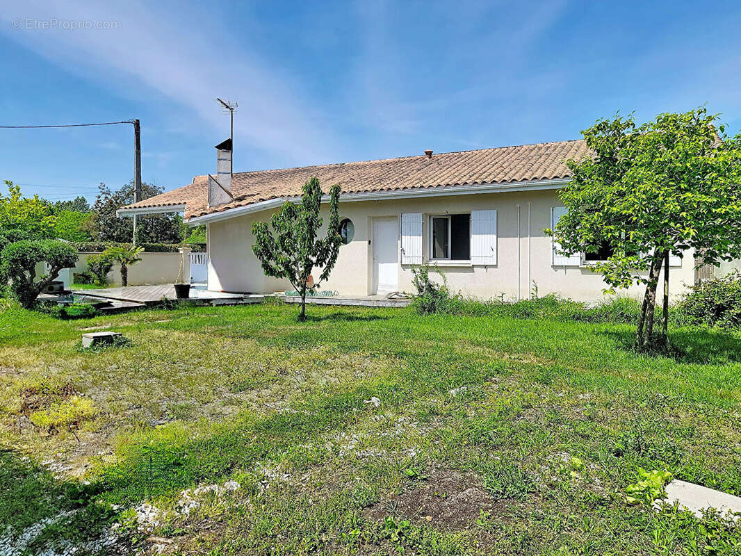 Maison à BLANQUEFORT