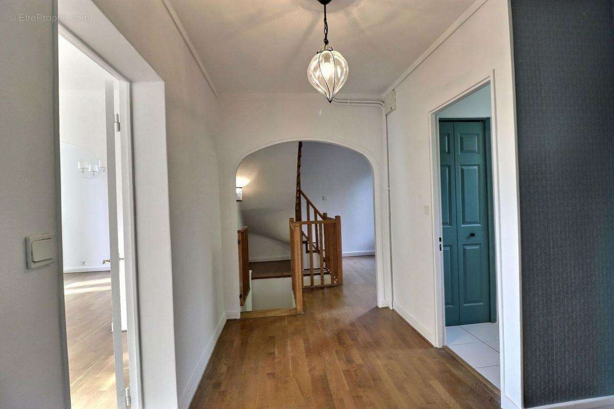 Maison à LA CELLE-SAINT-CLOUD