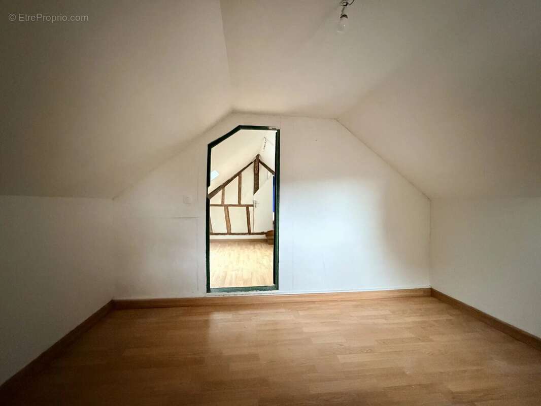 Maison à FERRIERES-SAINT-HILAIRE