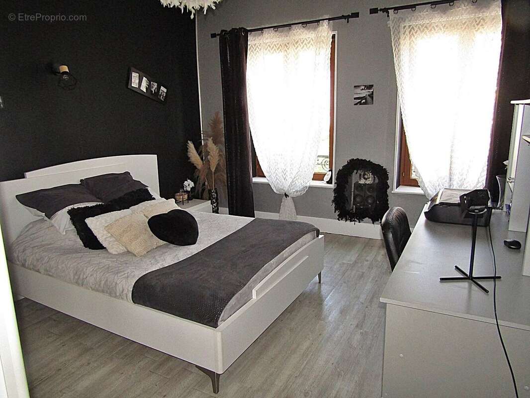 Maison à CELLES-SUR-PLAINE