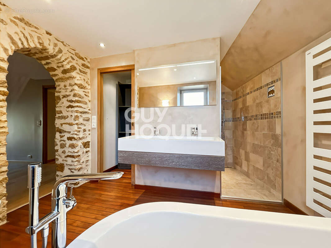 Maison à CHAUMES-EN-BRIE