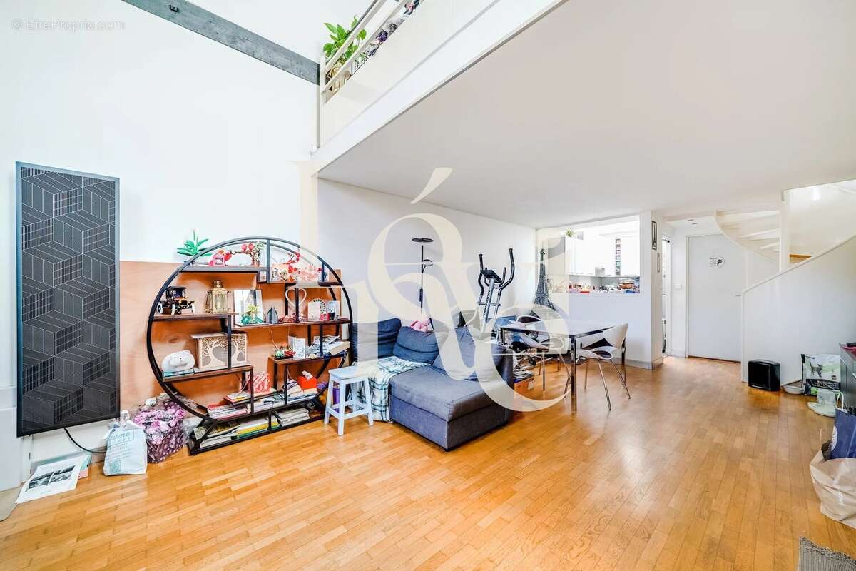 Appartement à CHARENTON-LE-PONT