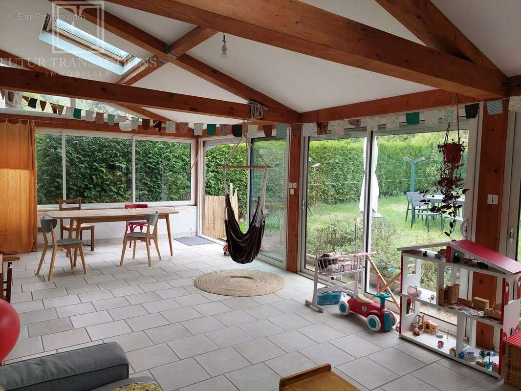 Maison à BOURDEILLES