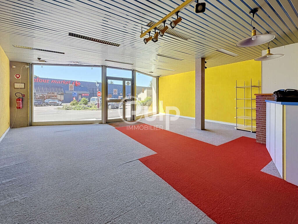 local commercial, appartement et hangar - Centre-ville de Frévent - photo 4