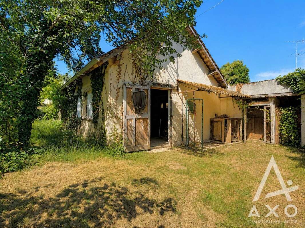 Maison familiale avec garage et dépendance - photo 16