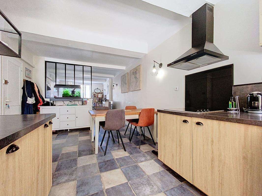 Appartement à ROQUEBRUNE-SUR-ARGENS