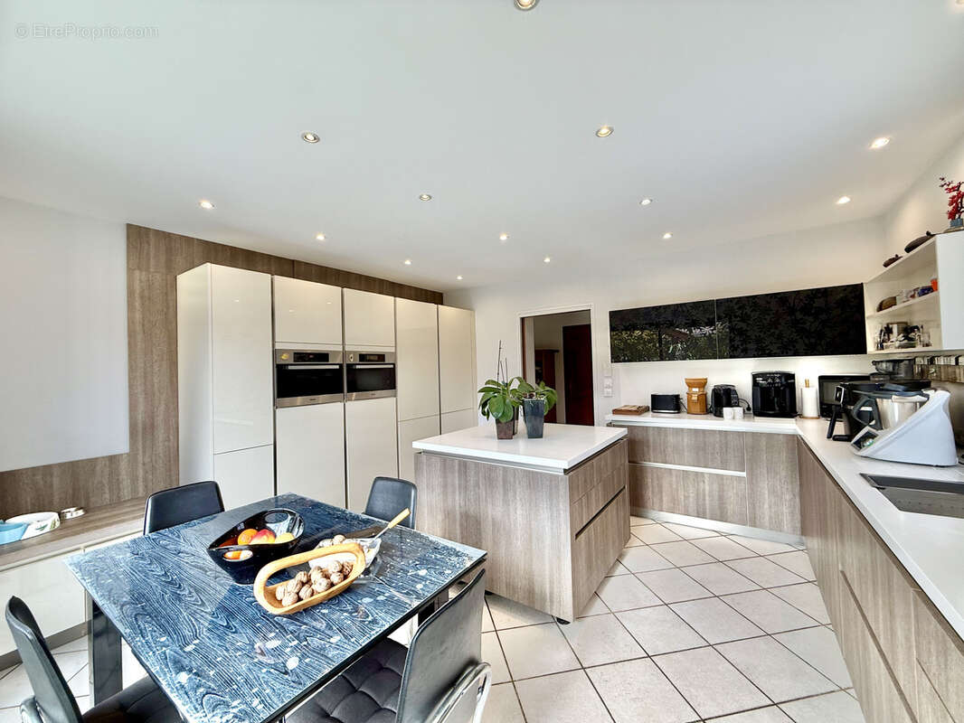 Maison à SAINT-ISMIER