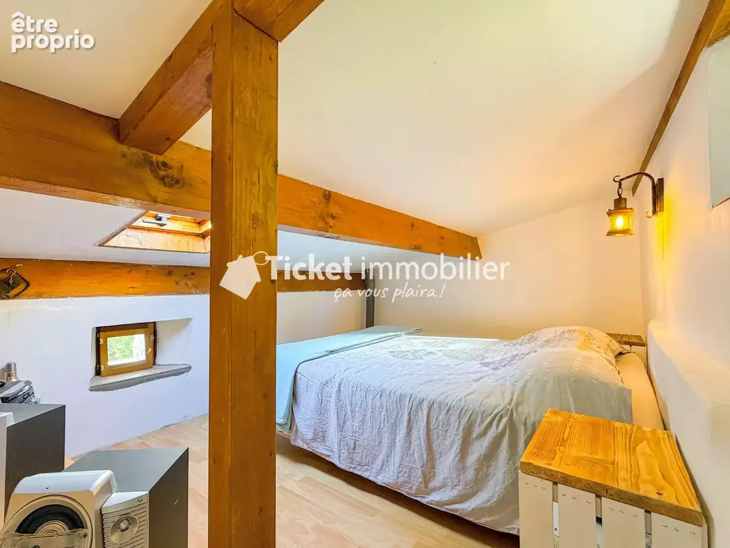 Charmante maison en pierre isolée, vendue meublée, ~40m2 exploités, mezzanine aménagée, vue champs à perte de vue, poêle à bois  - photo 12